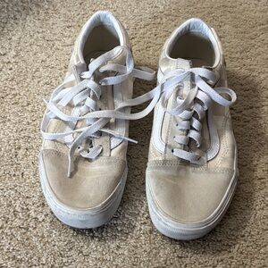 Women’s checkered Vans size 7.5